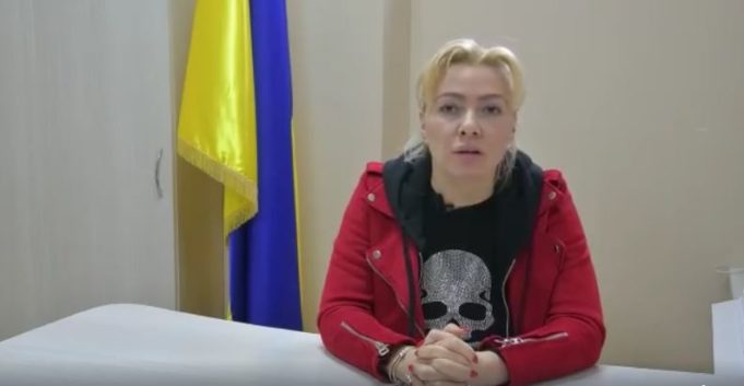 Вагітну директорку ірпінського стадіону звільнили за відмову агітувати за Порошенка