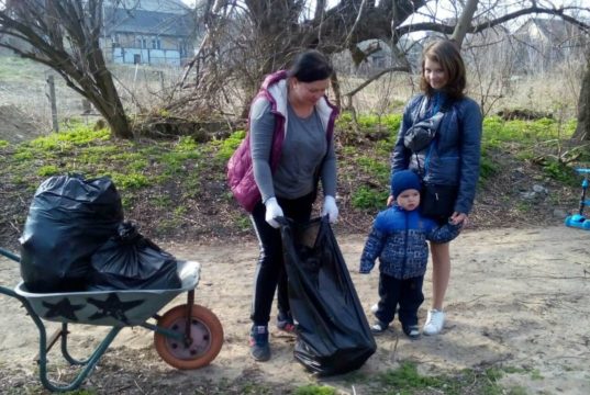 до благоустрою громада Романівки долучилась родинами