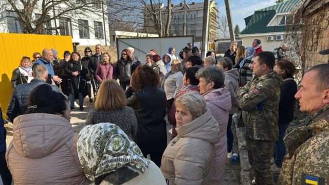 Шоу «за склом» в Ірпені: політичний тиск і позбавлення Маркушина посади